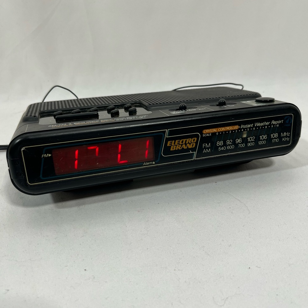 Vintage Electro Brand Model 4440 Alarm Clock Radio AM-FM Instant Weather Battery
